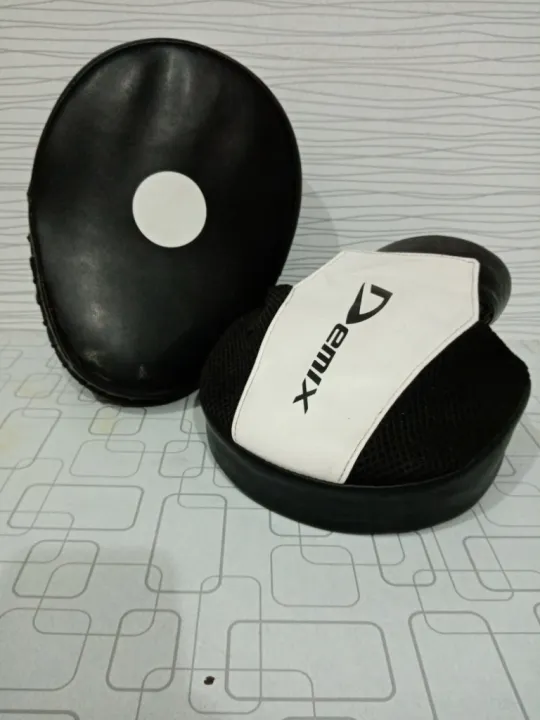 Curved%20Boxing%20Training%20Punch%20Mitts%20Multicolor%20-%20Image%205
