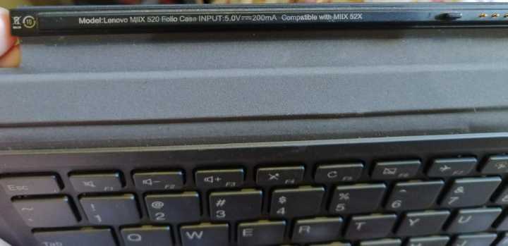 Lenovo%20IdeaPad%20MIIX%20520%20Folio%20Compatiable%20With%2052X%20Laptop%20Keyboard%20-%20Image%203
