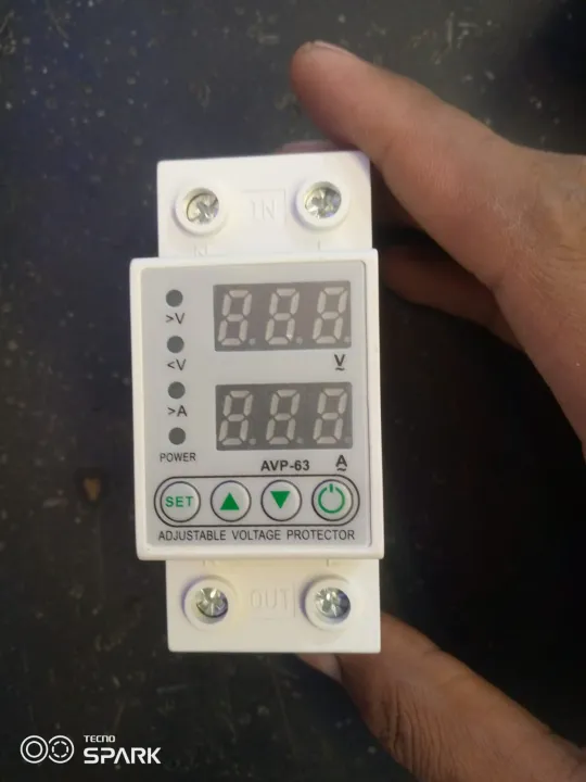 voltage%20protector%20breaker%20-%20Image%202