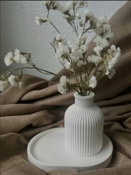 Concrete%20Vase%20and%20Oval%20Tray%20Set%20-%20Minimalist%20Home%20Decor,%20White%20Design%20-%20Image%202