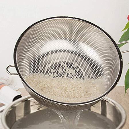Strainer%20for%20Rice%20Fruit%20Vegetable%20with%20Long%20Handle%20Stainless%20Steel%20-%20Silver%20Medium%20Size%20-%20Image%204