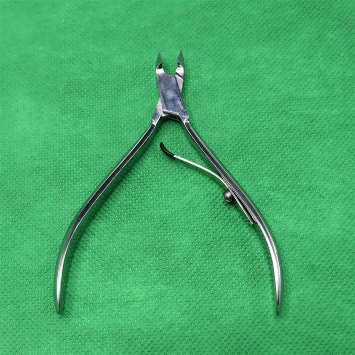 8%20Pieces%20Manicure%20Pedicure%20Grooming%20Kit%20Set%20For%20Professional%20Finger%20&%20Toe%20Nail%20Care%20Scissors%20Clipper%20with%20Leather%20Case%20Stainless%20Steel%20Portable%20Travel%20Nail%20Kit%20For%20Men%20and%20Women%20-%20Image%203