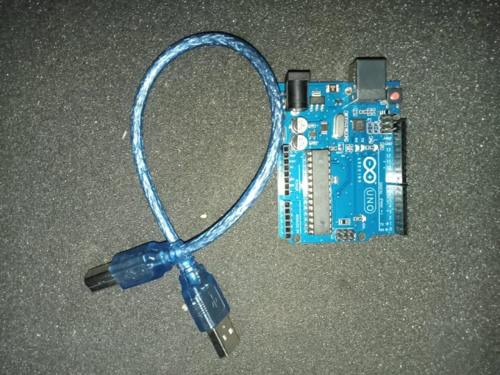 Arduino%20UNO%20R3%20-%20Image%204