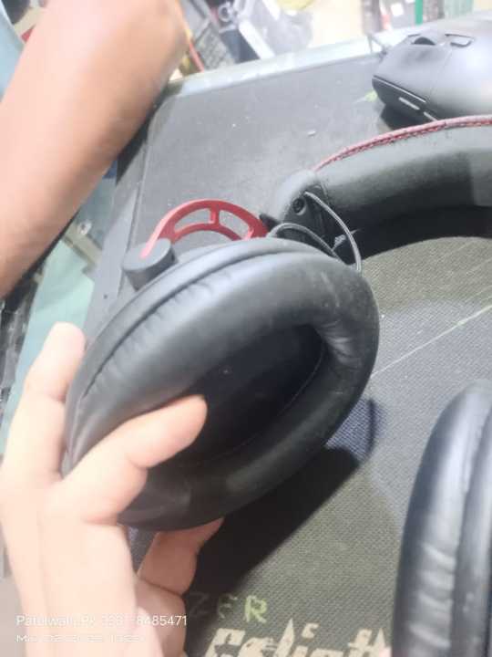 HyperX%20Cloud%20Alpha%20-%20Gaming%20Headset,%20Dual%20Chamber%20Drivers,%20Legendary%20Comfort,%20Aluminum%20Frame,%20Detachable%20Microphone,%20Works%20on%20PC,%20PS4,%20PS5,%20Xbox%20One/%20Series%20X%7CS,%20Nintendo%20Switch%20and%20Mobile%20%E2%80%93%20Red%20(%20WITHOUT%20BOX%20AMERICAN%20USED%20)%20-%20Image%203