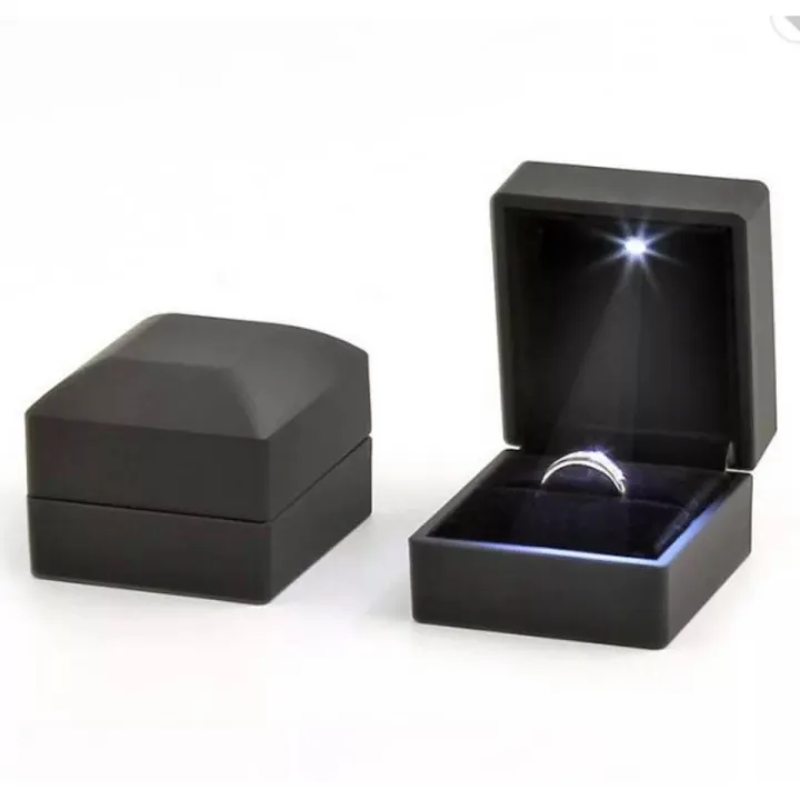 Diamond%20Ring%20Box%20LED%20Light%20Velvet%20Jewelry%20Gift%20Wedding%20Proposal%20Engagement%20-%20Image%204