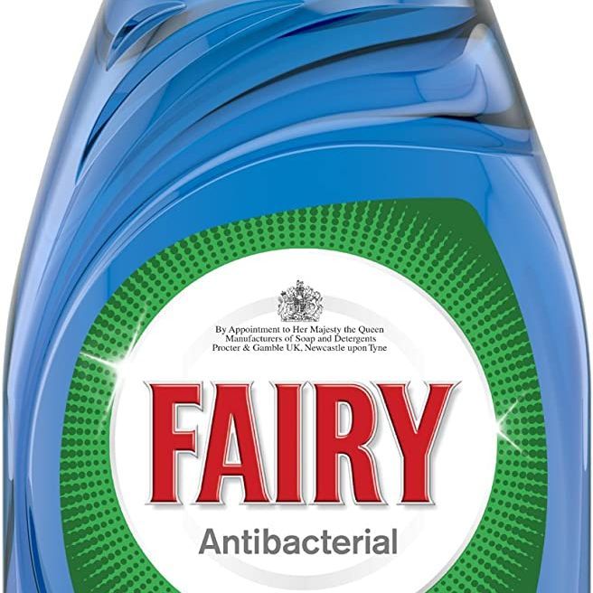 Fairy%20Platinum%20Antibacterial%20Washing%20Up%20Liquid%20820%20ml%20-%20Image%202