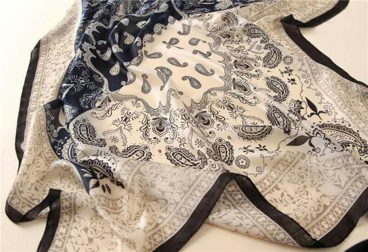 Printed%20Luxury%20Silk%20Formal%20Hijab%20in%20Henna%20Print%20Muslim%20Scarf%20Wrap%20Stole%20Women%20Fashion%20-%20Image%204