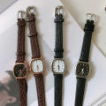 Women's Simple Vintage Watches for Women Dial Wristwatch Leather Strap Wrist Watch High Quality Ladies Casual Bracelet Watches. 