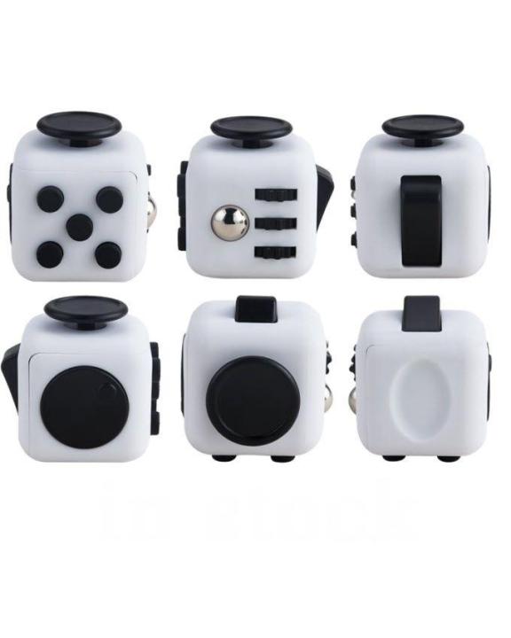Fidget%20Cube%20-%20Black%20&%20White%20-%20Image%203