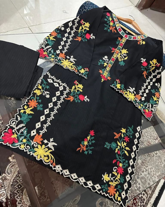 Elegant%20Multi%20Embroidered%20Kurti%20for%20Women%20with%20Trouser%20(2-Piece%20Suit)%20Casual%20Dresses%20for%20Women%20-%20Image%203