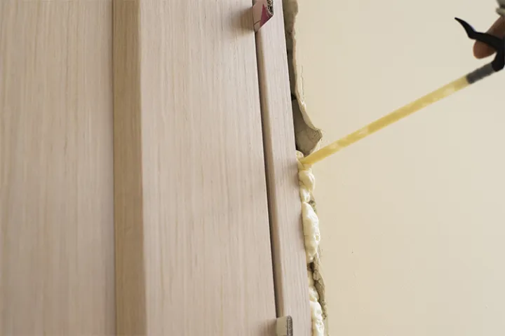 Polyurethane%20Foam%20Spray%20and%20Straw%20Dual%20Action%20750ML%20%7C%20VMD%20205%20Multi-purpose%20Polyurethane%20Foam%20Spray%20%20PU%20Foam%20Crack%20Filler%20Construction%20Foam%20750%20Ml%20%20ITALY%20%20Original.%20-%20Image%206