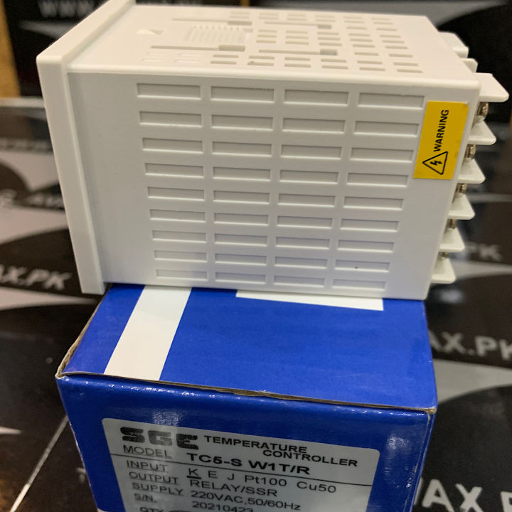 temperature%20controller%20pid%20controller%2048x48mm%20size%20TC4-S%20and%20TC5-S%20-%20Image%203