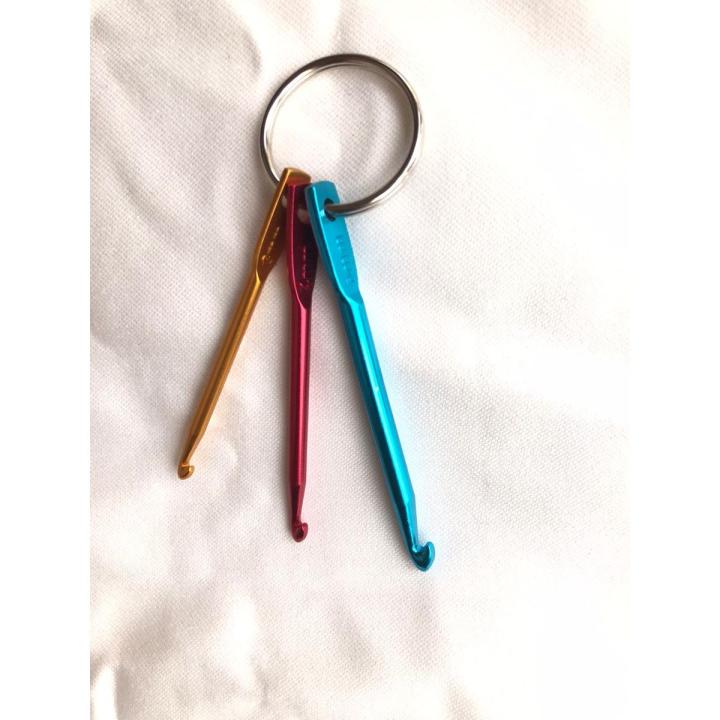 Mini Crochet Hook Set on a keychain – 3 sizes (3mm, 4mm and 5mm) – Crochet Multi Tool