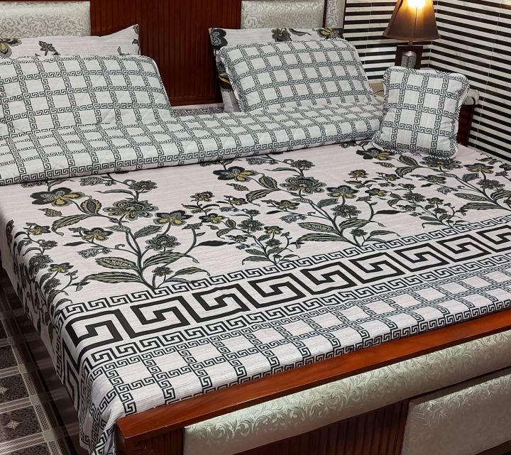 7%20Piece%20Comforter%20set%20incuding%201%20comforter,%201%20Bed%20Sheet,%202%20Quilted%20Pillow%20cover%20,%201%20Quilted%20cushion,%202%20pillow%20cover%20-%20Image%203