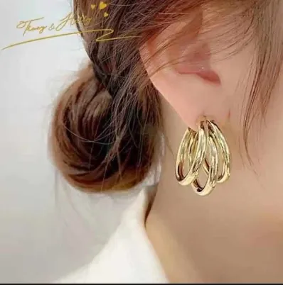 Boho%20Glam%20Hoop%20Earrings:%20Vintage-Inspired%20Circle%20Statement%20Jewelry%20for%20Fashionable%20Women%20-%20Image%202