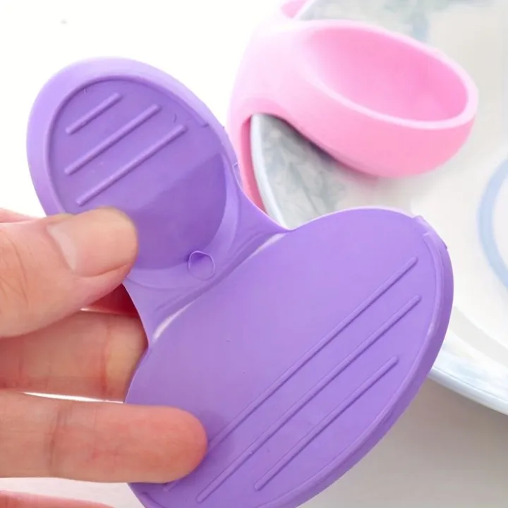 1%20pc%20silicon%20oven%20mitts-Thickened%20Mini%20Oven%20Gloves-%20Glove%20Pot%20Holder-%20Silicone%20Heat%20Resistant%20Pot%20Holder-Pinch%20Grip%20Bowl%20Clips-%20Kitchen%20Gloves%20Tools-silicon%20pot%20holder%20pair%20-%20Image%207