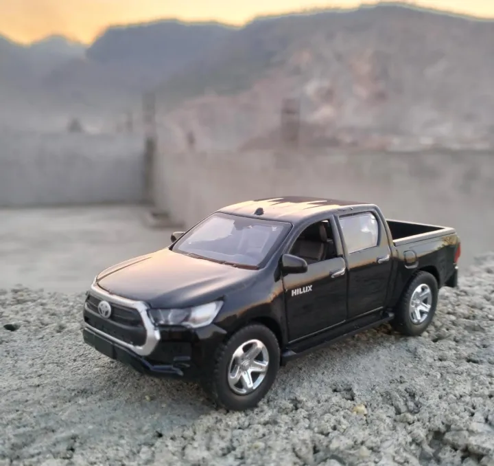 Alloy%201:36%20Toyota%20Revo%20Hilux%20Vego%20Dala%20High%20Simulation%20Metal%20Diecast%20Model%20Car%20-Multicolors%20-%20Image%206