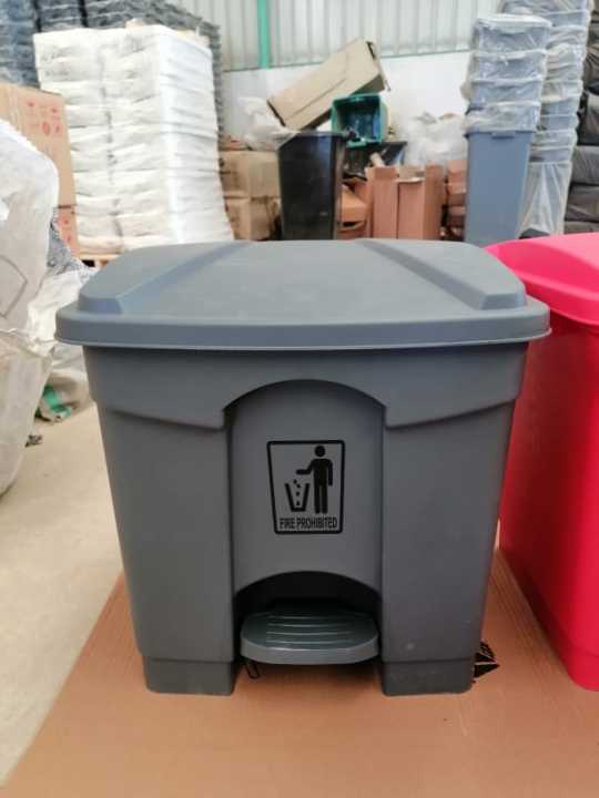 Dustbin with paddle - 30 Liter Dustbin, garbage and recycling bin for outdoor, home, kitchen, restaurants and other purposes - 30 litter dustbin with paddle- Paddle Bin