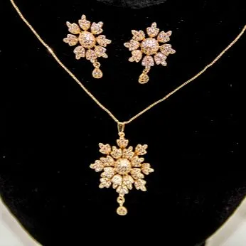Zircon%20Jewellery%20Set%20Fine%20Light%20Weight%20Fashion%20Jewelry%20for%20Women%20-%20Golden%20-%20Image%202