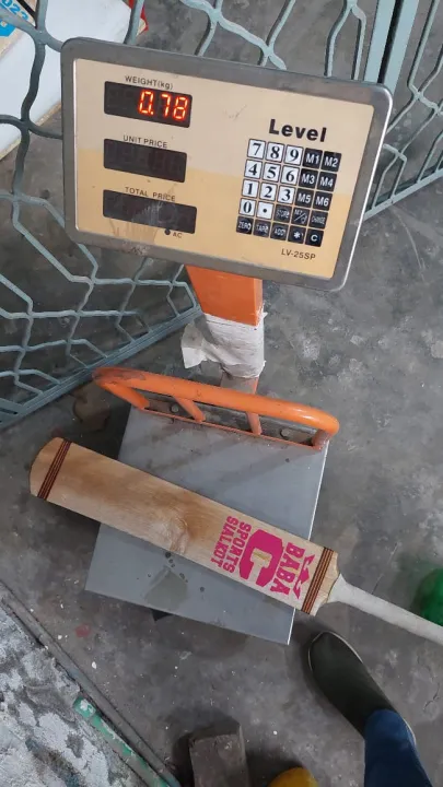 Tape%20Ball%20Cricket%20Bat%20Coconut%20Bat%20Light%20Weight%20Tape%20Ball%20Bat%20Full%20Cane%20Handle%20Coconut%20Bat%20Professional%20Bat%20by%20BABA-C%20-%20Image%207