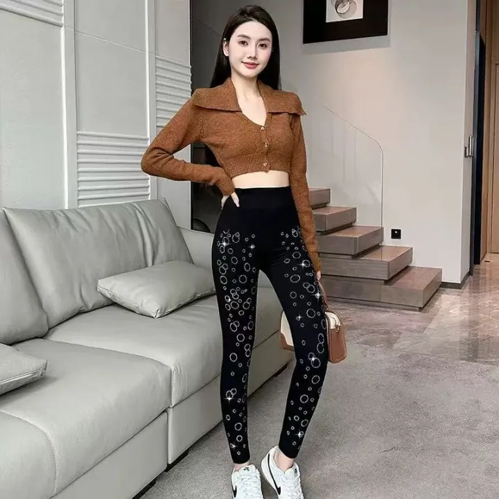 ROMA-Store%20High%20Waisted%20Imported%20Gym%20/%20Yoga%20Pants%20Seamless%20Tights%20Leggings%20for%20Women%20and%20Girls%20-%20Image%204