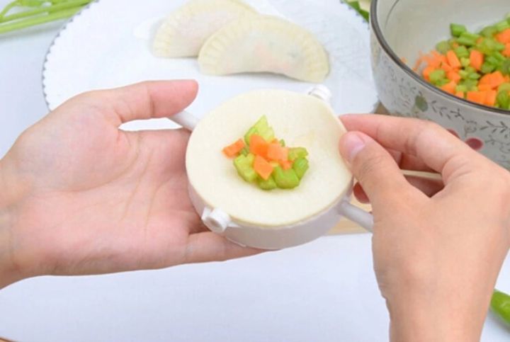 Pack%20of%203%20-%20Samosa%20Maker%20Shaper%20Different%20Sizes%20Dumpling%20Press%20Mold%20-%20Image%208