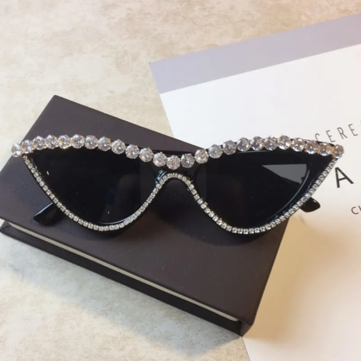 Vintage Luxury Crystal Diamond Sunglasses Women Brand Designer Black Pink Frame Cat Eye Sun Glasses Bling Bling Eyewear