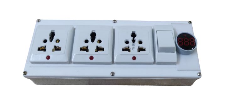 Extension%20Board%20with%20Voltage%20Display%20-%203%20Pin%20Sockets%20-%205ft,%2010ft,%2015ft,%20No%20Cable%20-%20Image%205