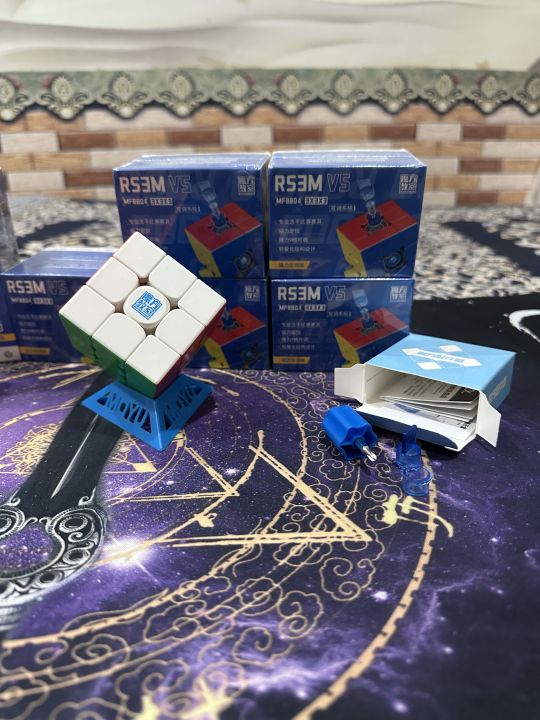 MoYu%20RS3M%20V5%20dual%20adjustment%20and%20rs3m%20v5%20ball%20core%20uv%20maglev%203x3%20Magnetic%20Speed%20Cube%20(Dual%20Adjustment)%20Stickerless%20Professional%20Puzzle%20-%20Image%202