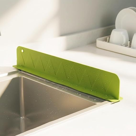 Anti-Leak%20Silicone%20Splash%20Guard%20%7C%20Sink%20Baffle%20Water%20Absorption%20Tray%20%7C%20Reusable%20Kitchen%20Sink%20Protector%20-%20Image%204