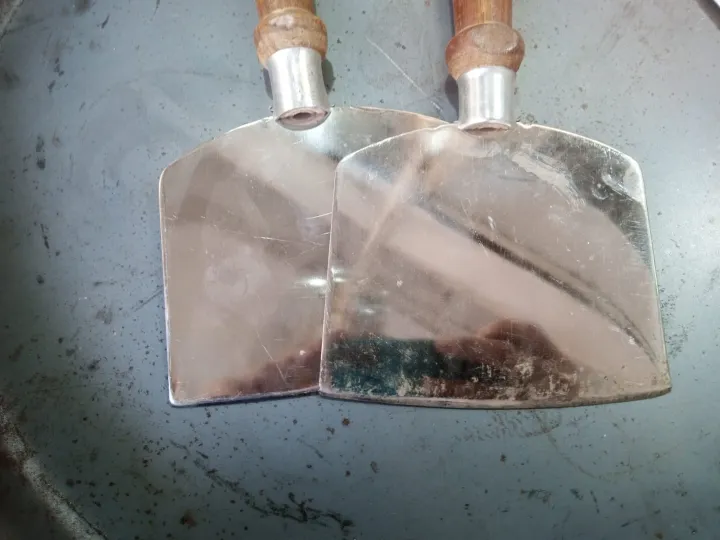 pure%20iron%20hotplate%20(tawa)%20WITH%20pair%20of%20takatak%20spoon%20%20wood%20handle%20heavy%20quality%20for%20making%20takatak,tawa%20keema%20,%20tawa%20chicken,%20tawa%20kajali,%20fry%20muttom%20cham,%20tawa%20chicken%20frying%20,fish%20fry,%20%20kalaji%20fry,%20paratha%20roti%20and%20many%20more%20itmes%20you%20can%20cooking%20on%20it%20-%20Image%209