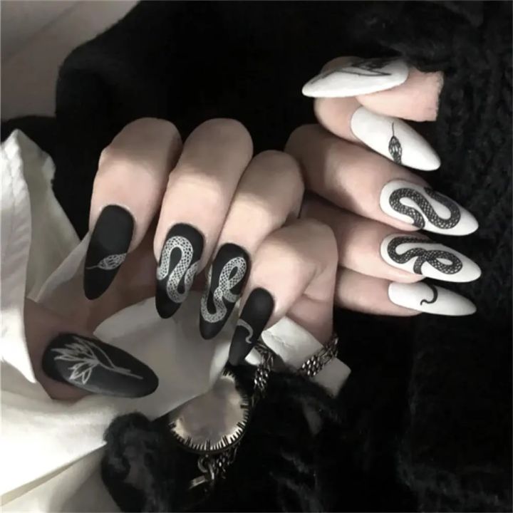 24pcs/set Long Stiletto Nails Punk Snake Pattern Black White Matte False Nails Artificial Full Nail Tips Manicure Tools