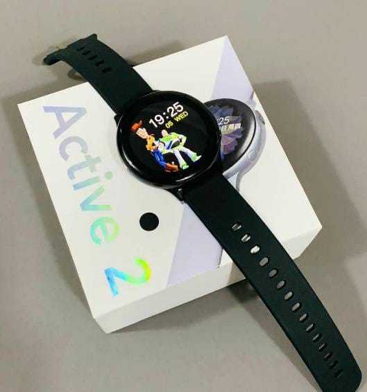 Samsung%20Galaxy%20Watch%20Active-2%2044mm%20Stainless%20Steel%20Gold%20-%20Image%205