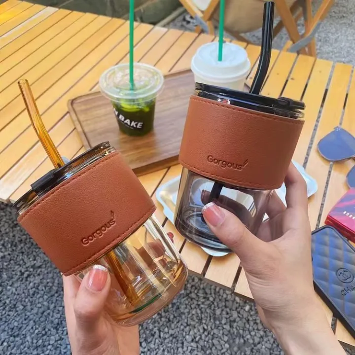 450ml%20Coffee%20Glass%20Mug%20Cups%20with%20Lids%20and%20Straws%20with%20Leather%20Sleeve%20-%20Image%207
