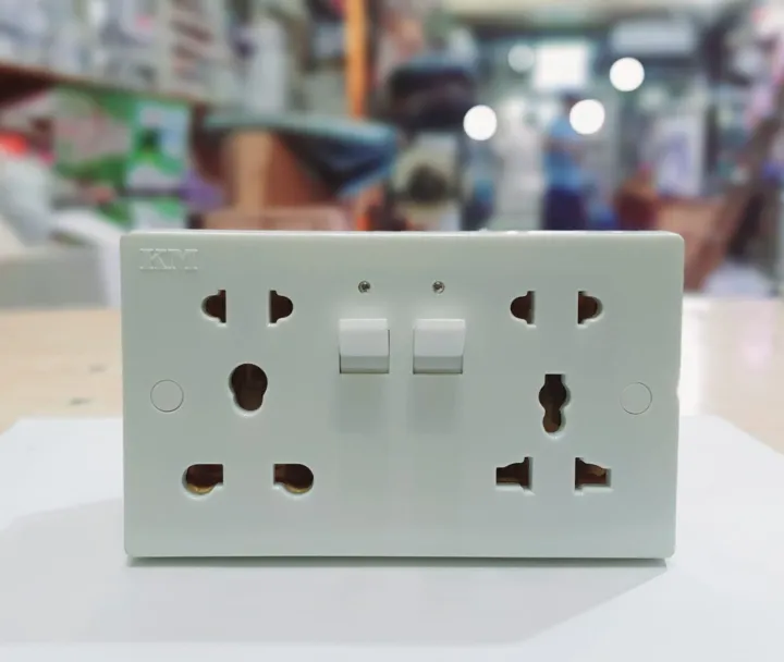 Heavy%20Duty%20Combined%20Power%20Plug%20+%20Light%20Plug%20220V%2020A%20-%20Image%202