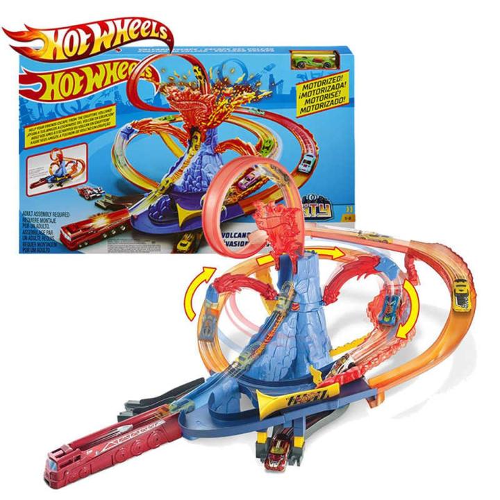 Hot Wheels FTD61 City Volcano Escape Connectable Play Set with Diecast and Mini Toy Car