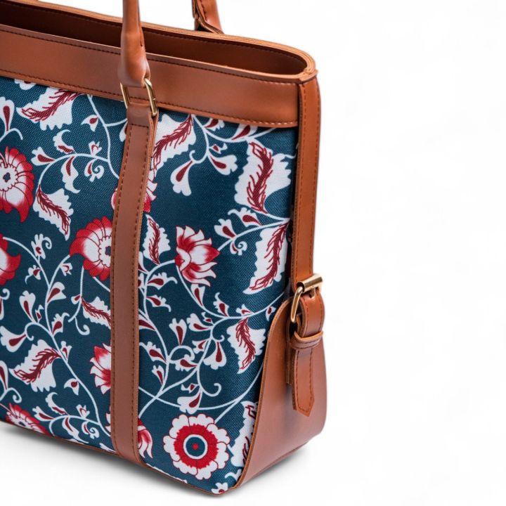 Canvas%20Bag%20-%20Best%20Canvas%20Tote%20bags%20in%20Pakistan%20-%20Premium%20Totes%20-%20Image%205