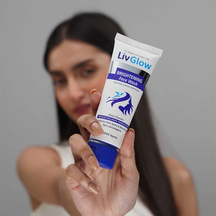 LIVGLOW%20Brightening%20Face%20Wash%20-%2060ml%20-%20Unisex%20(Men%20&%20Women)%20For%20Brighter%20and%20Younger%20Look,%20Best%20&%20Original%20Face%20Wash%20-%20Image%206