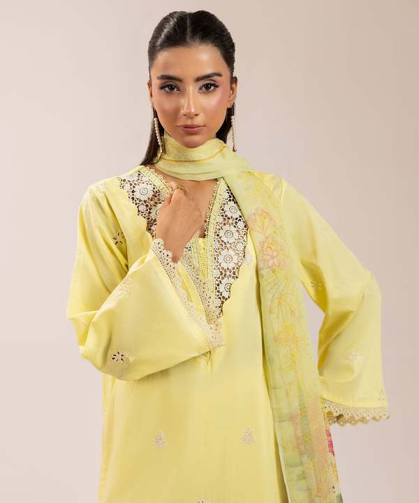 Sitara%20Studio%203%20Piece%20Unstitched%20Suit%20For%20Women%20-%203PC%20Unstitched%20Fabric%20For%20Women%20-%20Arty%20Collection%2060%20-%20SS26%20-%20Sumers%202026%20Collection%20-%20Image%202
