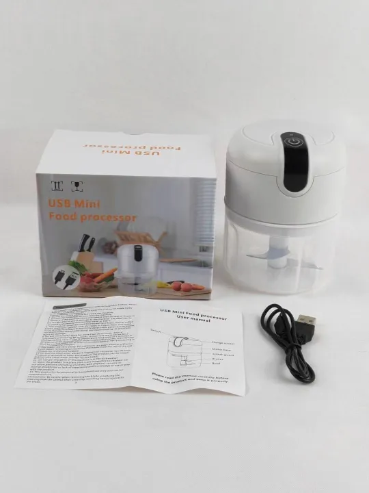 Mini%20Electric%20Food%20Chopper%20USB%20Rechargeable%20%E2%80%93%20Portable%20Hand%20Mixer%20Grinder%20for%20Onion,%20Garlic,%20Ginger,%20Meat%20&%20Vegetables%20%E2%80%93%20Wireless%20Powerful%20Blender%20300ML%20-%20Image%204