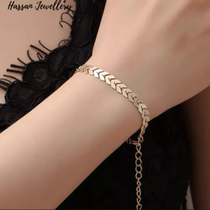 Adjustable%20Gold%20Hand%20Chain%20Bracelet%20for%20Women%20-%20Unique%20Slave%20Bracelet%20for%20Girls%20-Pack%2001%20-%20Image%205