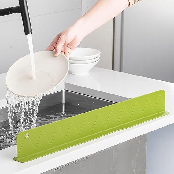 Anti-Leak%20Silicone%20Splash%20Guard%20%7C%20Sink%20Baffle%20Water%20Absorption%20Tray%20%7C%20Reusable%20Kitchen%20Sink%20Protector%20-%20Image%203
