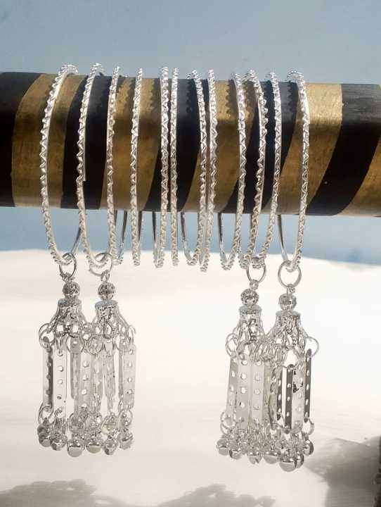 Luxury%20Metal%20Bangles%20Set%20with%20Tussles%20Twisted%20Designated%20%E2%80%93%20Gold,%20Rose%20Gold,%20Silver%20&%20Black%20Plated%20%7C%20Elegant%20&%20Durable%20Bracelets%20for%20Casual%20&%20Party%20Wear%20-%20Image%209