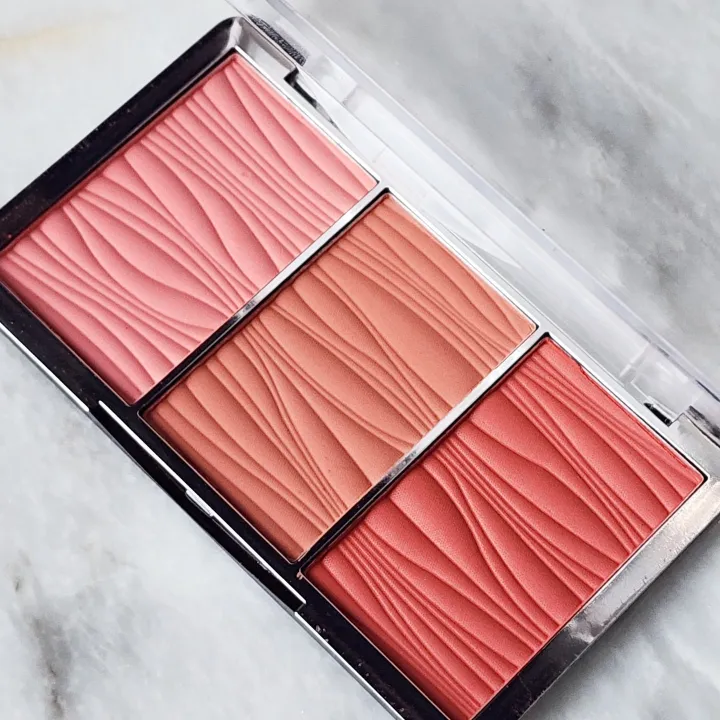Miss%20Rose%20Professional%203%20Color%20Long%20Lasting%20Hyper%20Glow%20Blusher%20Palette%20(New%20launch)%20-%20Image%205