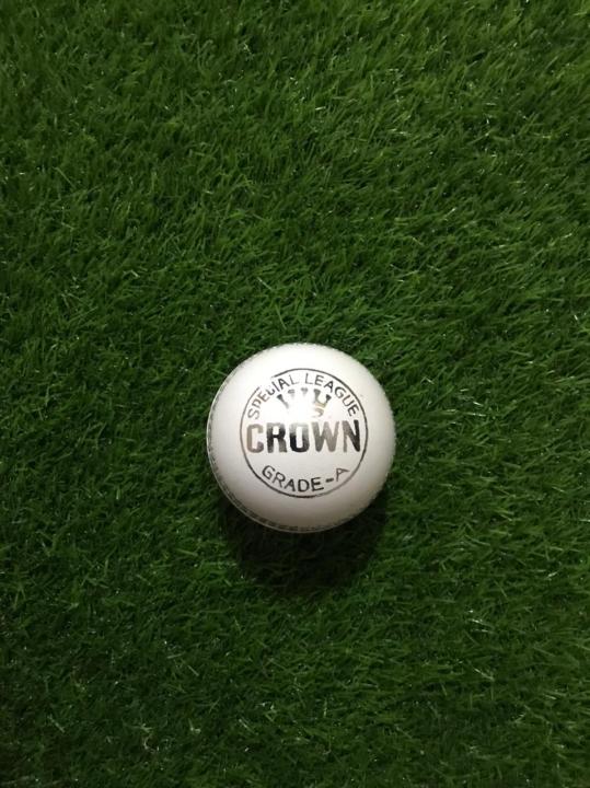 Crown%20Cricket%20Hard%20Ball%20-%20Image%2010