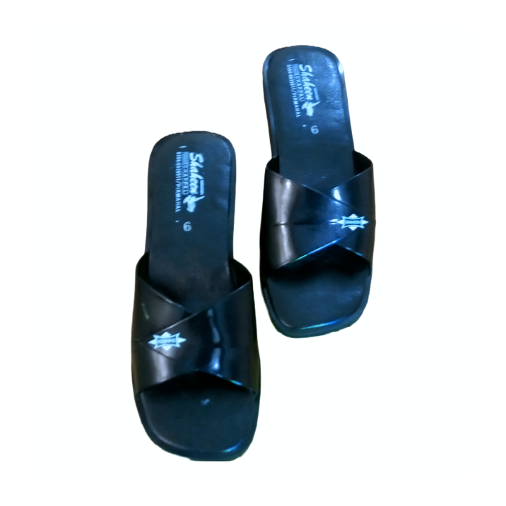 Women%20Slippers%20Water%20Proof%20Stylish%20Casual%20Slippers%20House%20Slippers%20-%20Image%202