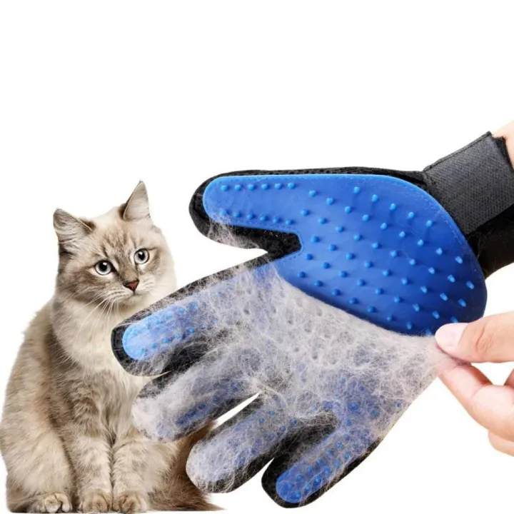 Royal%20Pet%20GROOMING%20GLOVES%20-%20Best%20for%20Furry%20Pets%20-%20Silicone%20Grooming%20Glove%20Blue%20-%20Image%205