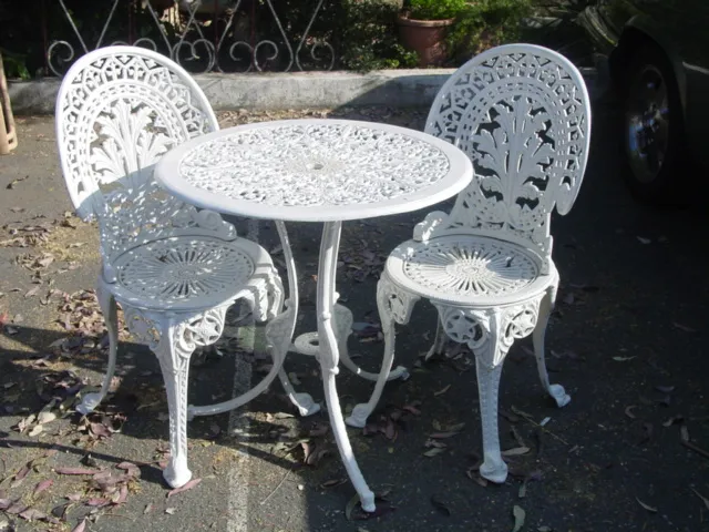 Cast%20Aluminum%20Garden%20Furniture%20for%20Patio%20%E2%80%93%203%20Piece%20Rose%20Bistro%20Set%20(1%20Table%20+%202%20Chairs)%20%7C%20Outdoor%20Garden%20Furniture%20%7C%20Antique%20Design%20-%20Image%202