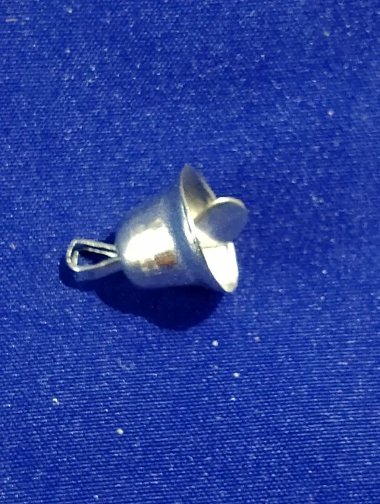 30Pcs%20Tiny%20Silver%20Bell%20Charms%20for%20Craft,%20Jewelry%20Making,%20Dress%20Designing,%20Home%20Decor%20%E2%80%93%2015mm%20Miniature%20Bell%20with%20Loop%20-%20Image%204