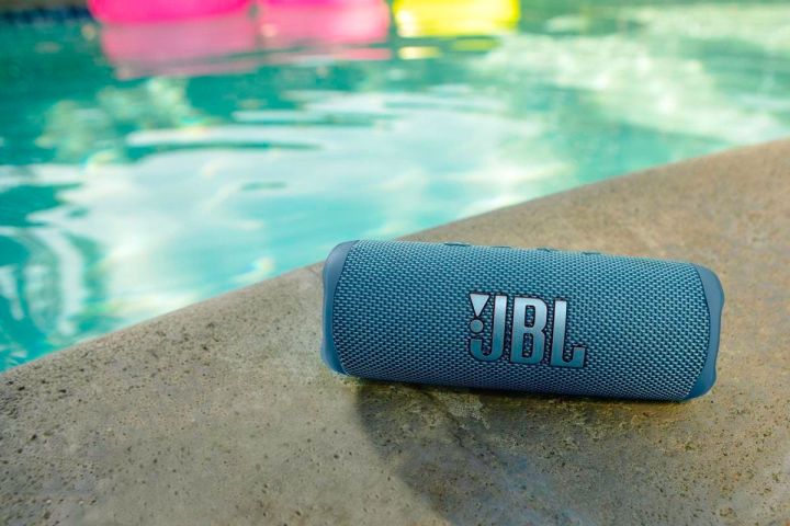 JBL%20Flip%206%20Portable%20Waterproof%20Speaker%20Grey/Black/Red/Green/Blue%20-%20Image%202